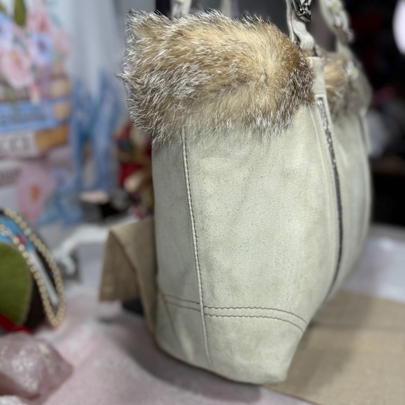 Coach vtg. Limited Edition suede tote bag with genuine fox fur trim - Picture 3 of 11